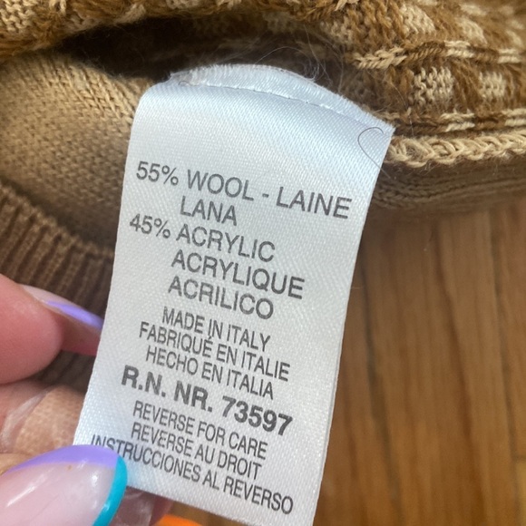 Men’s Fiji sweater. Tan. Size L - Picture 5 of 6